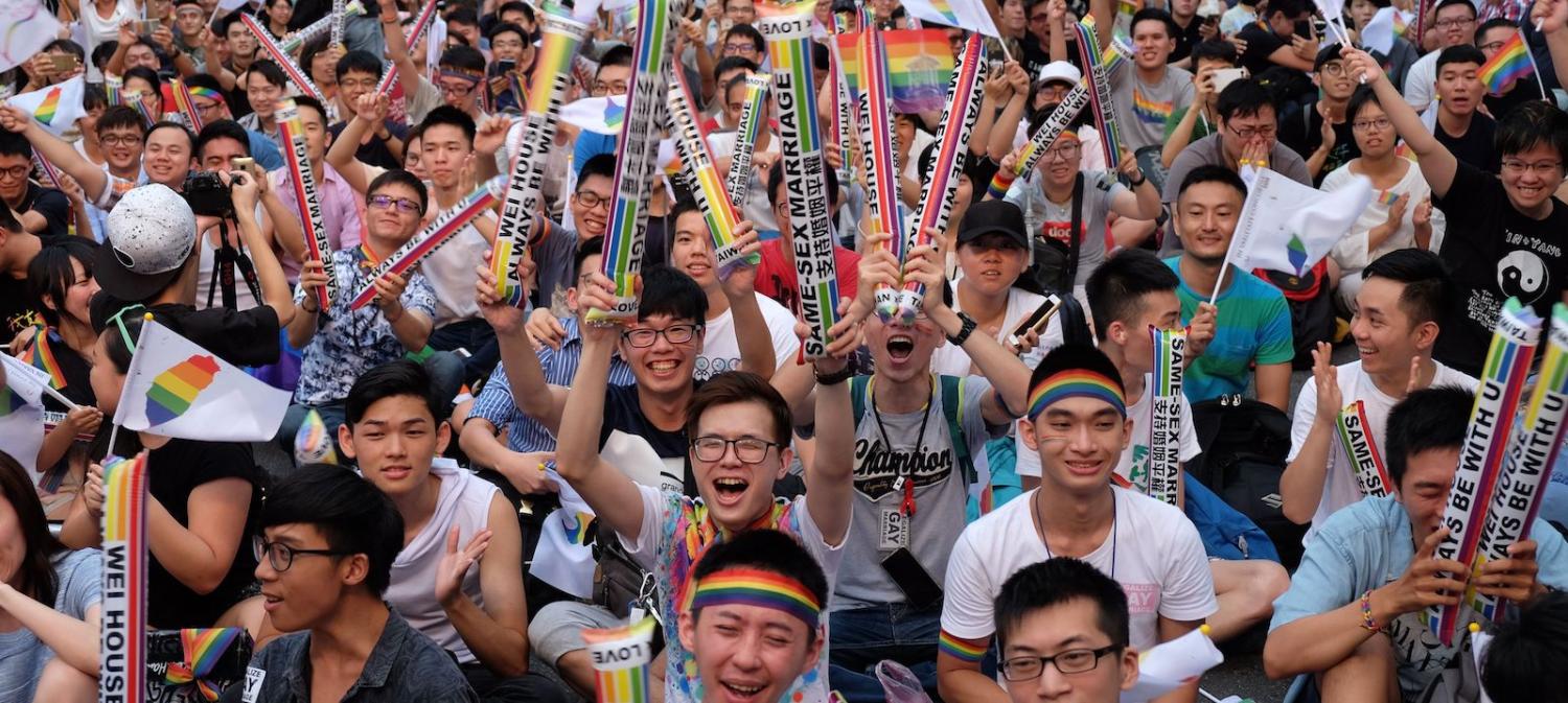 Crowds of pro-gay marriage supporters, in Taiwan, 2017 (Photo: Sam Yeh via Getty)