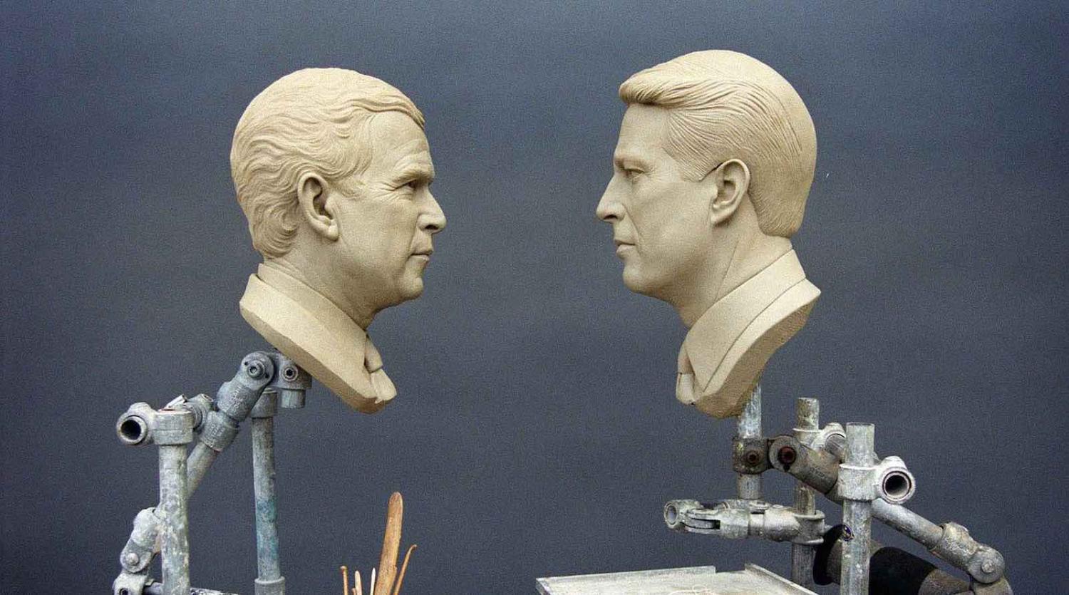 Sculpting US presidential candidates George W. Bush (left) and Al Gore at Madame Tussaud’s in London, November 2000 (Ian Nicholson/PA Images via Getty Images)