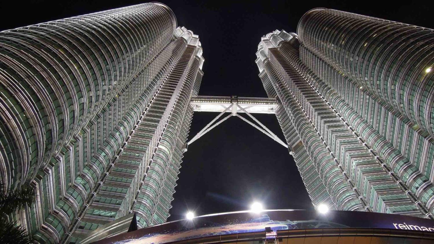 Petronas Towers, Kuala Lumpur (Photo: David McKelvey/Flickr)