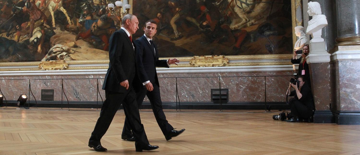 French President Emmanuel Macron (R) and Russian President Vladimir Putin (L) during their meeting on 29 May in Versailles (Photo: Mikhail Svetlov/Getty)