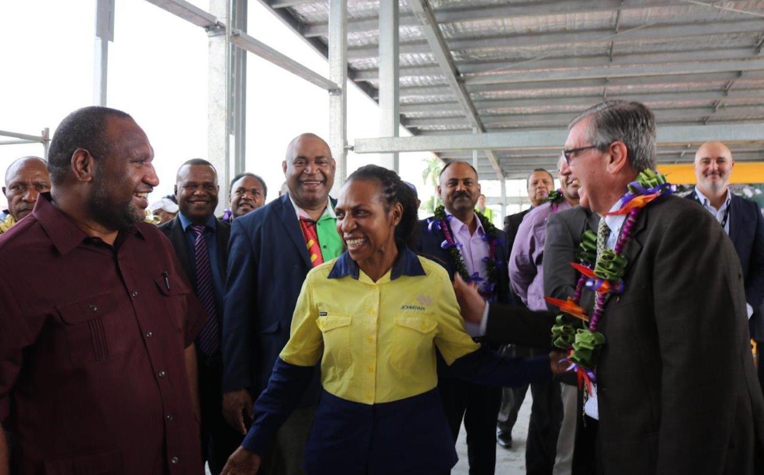 Women show themselves as leaders in PNG’s development despite a lack of reflection in politics. Melinda Kanamon briefs on the Angau Redevelopment Project to PM James Marape and Australian High Commissioner Bruce Davis (Photo: Johnstaff International)