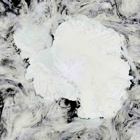 Mosaic of Antarctica (Photo: NASA Goddard Space Flight Center/Flickr)