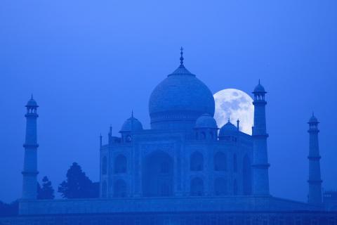 Even as India eyes the Moon, Russia has launched a mission to the south lunar pole (Grant Faint/Getty Images)